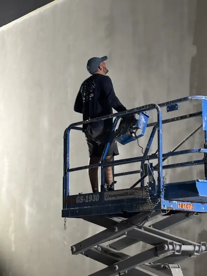 Collection Suites — on-site application — Microcement, layer by layer